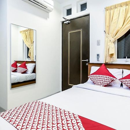 Oyo 294 Andrea Residence Syariah Medan Dış mekan fotoğraf