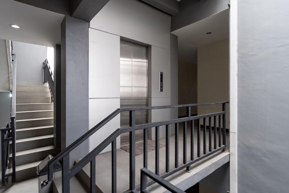 Oyo 294 Andrea Residence Syariah Medan Dış mekan fotoğraf